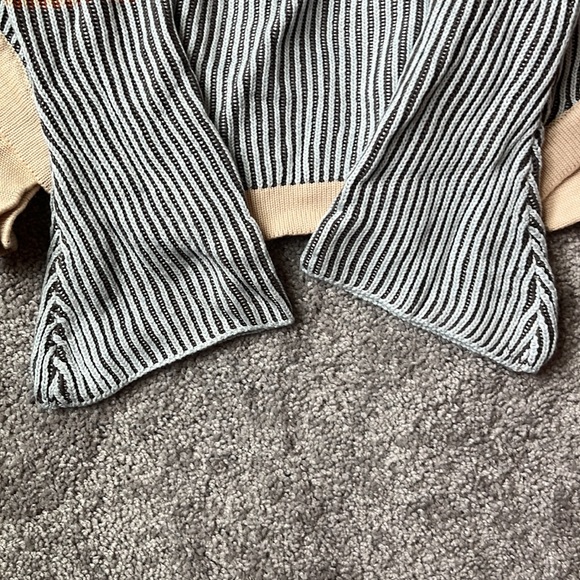 Multi Color Sweater - Picture 3 of 10